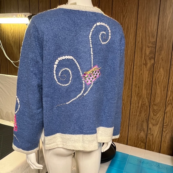 NWT holiday sweater size large - Picture 6 of 6